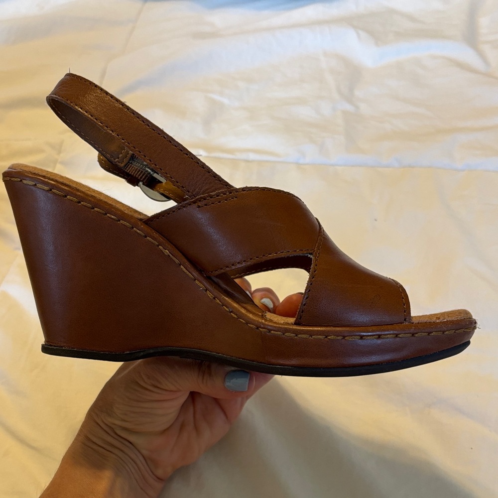 B.O.C. Brown Leather Wedge Sandals - Women- size 6 - Picture 5 of 8